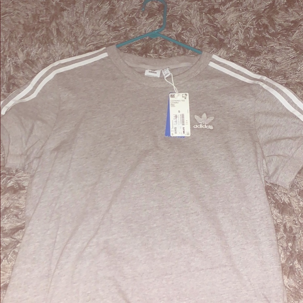 grey adidas shirt